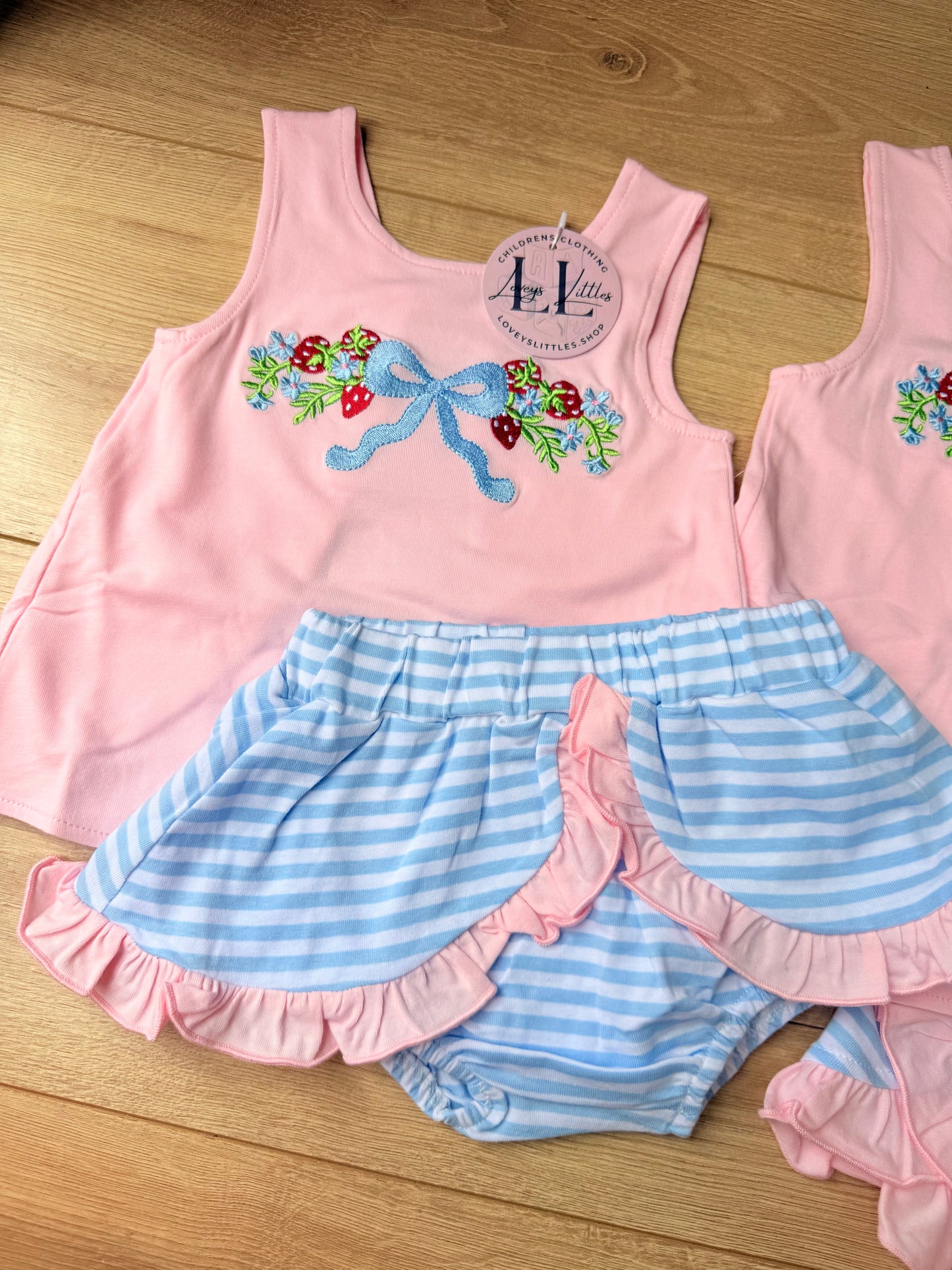 Pink & Blue Bow Strawberry Collection