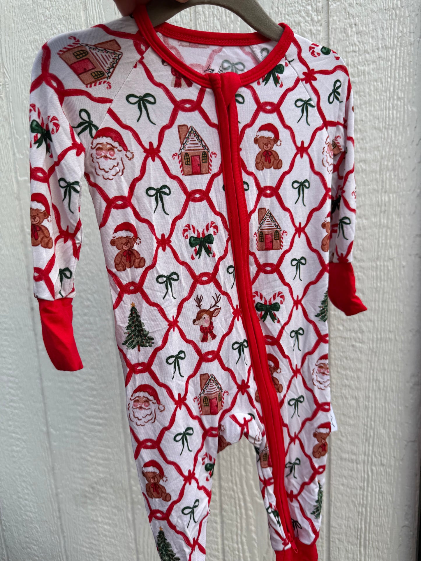 SANTAS VILLAGE- BAMBOO